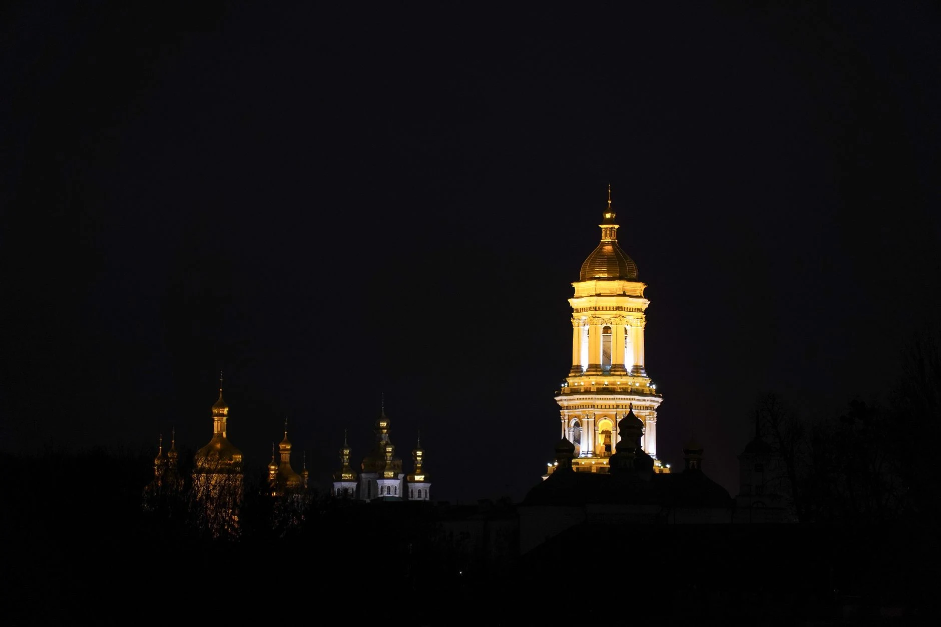 Complesso architettonico della Lavra di Kyiv-Pechersk con il campanile.