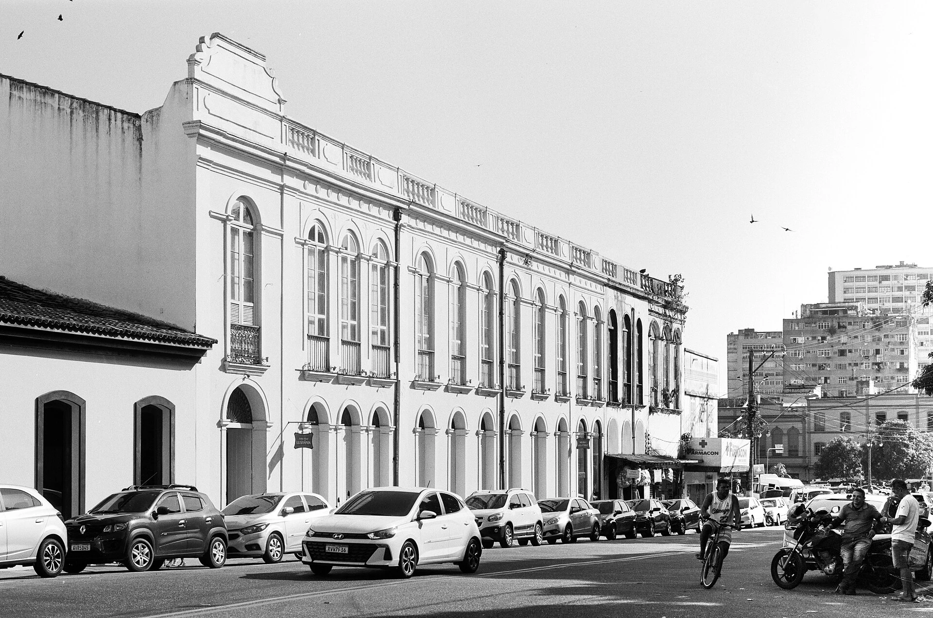 Steingasse und historische Häuser in der Rua Banana in Cidade Velha
