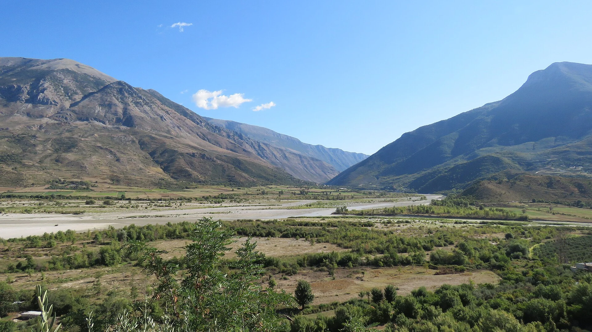 Albania’s Vjosa Valley between Përmet, Këlcyrë and Tepelenë