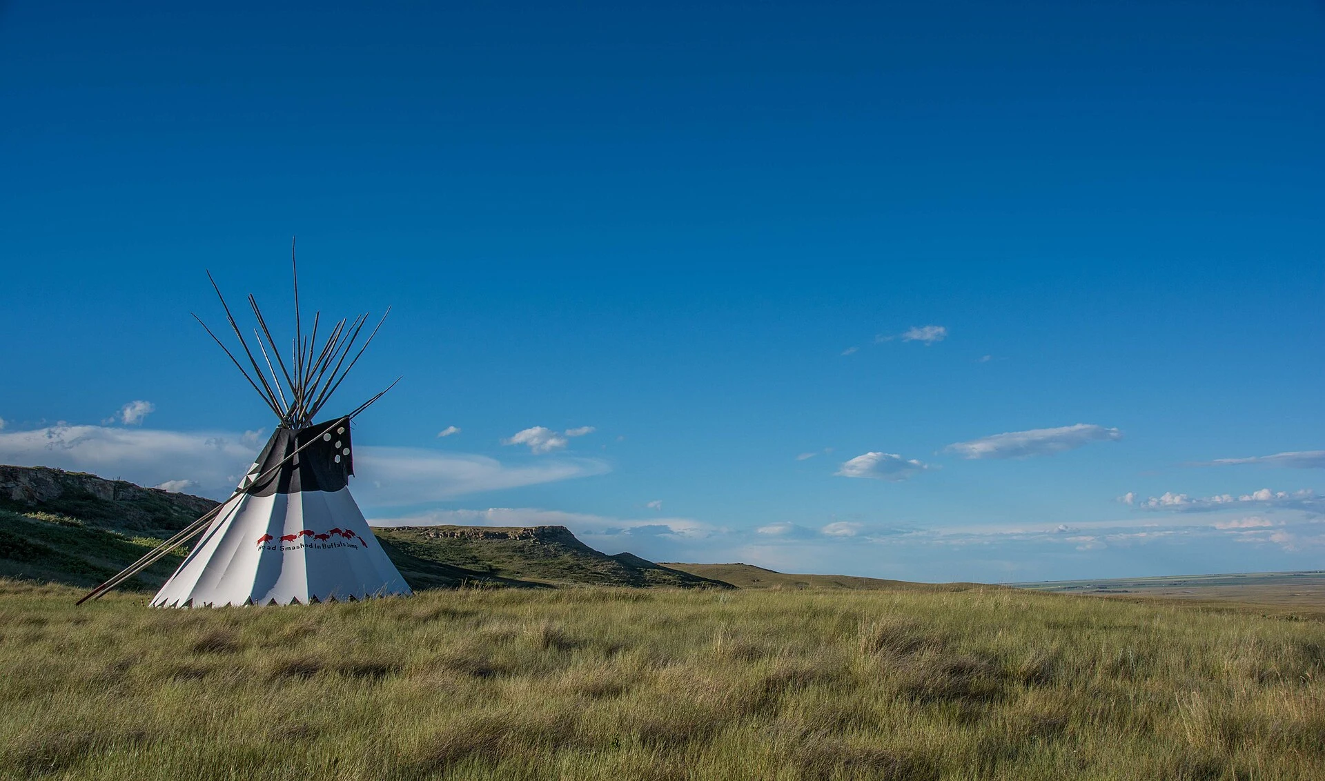 Exterior of the Head-Smashed-In Buffalo Jump Interpretive Centre built into the hillside.