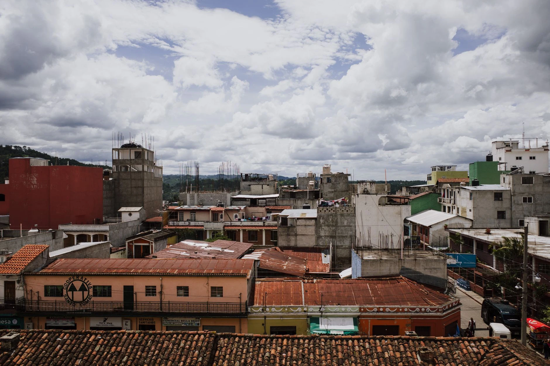 Scène urbaine quotidienne à Guatemala City.