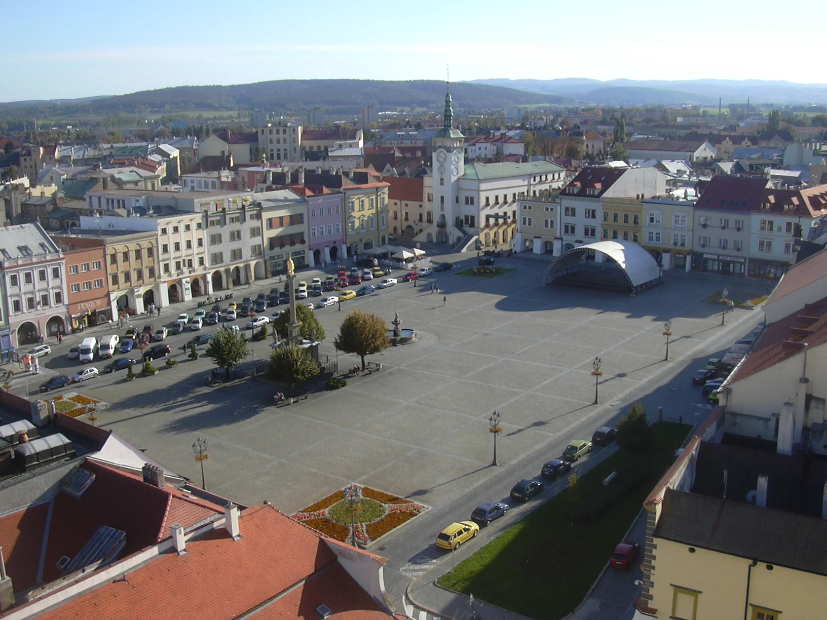 Arcaded gallery and geometric parterres in Kroměříž Flower Garden