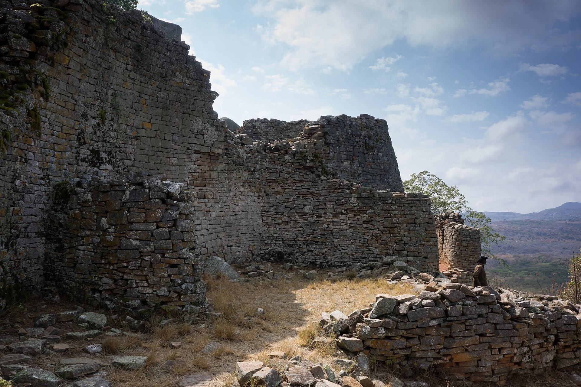 Stone passage among granite outcrops in Great Zimbabwe’s Hill Complex.