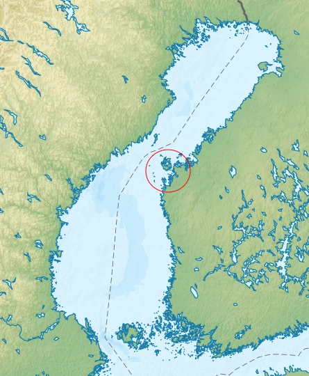 Parallel De Geer moraines beside the shallow sea of the Kvarken Archipelago.