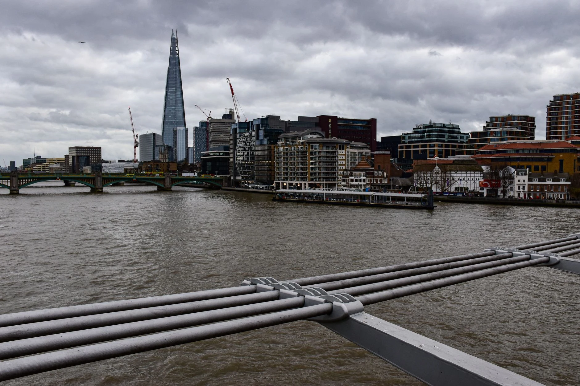 Contemporary view of London beside the Thames