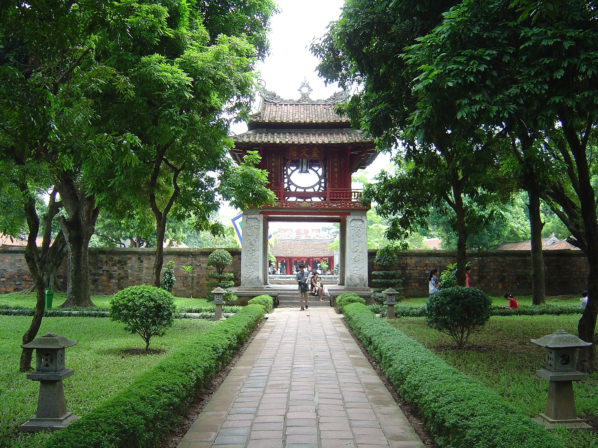 Study notes featuring Vietnamese writing