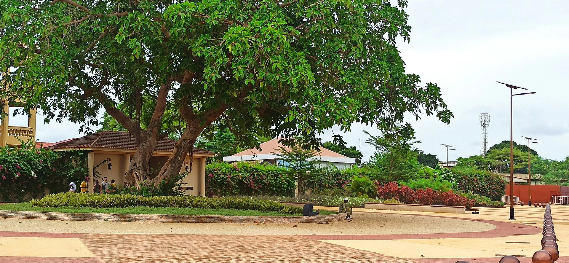 Place Chacha in Ouidah in the early morning, an urban space linked to the memory of the slave trade.
