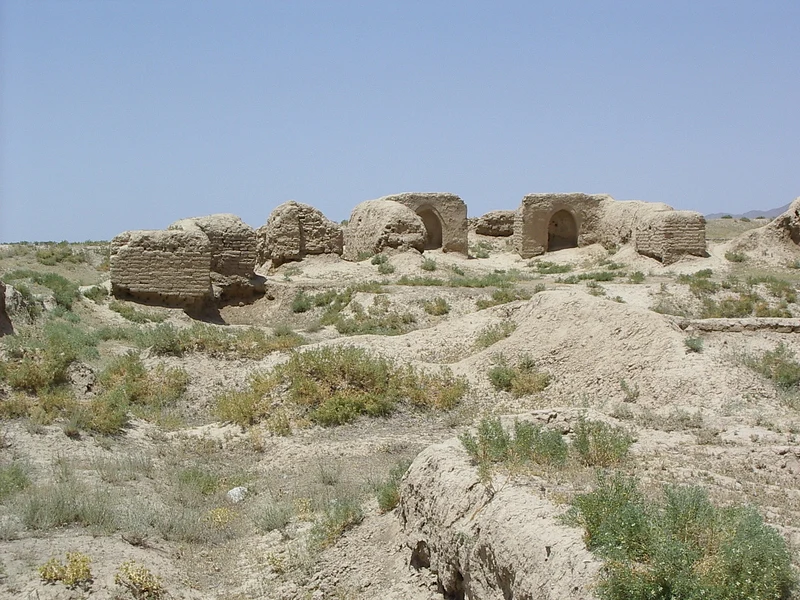 Resti di mura e impianto urbano dell’antica Panjakent, in Tagikistan.