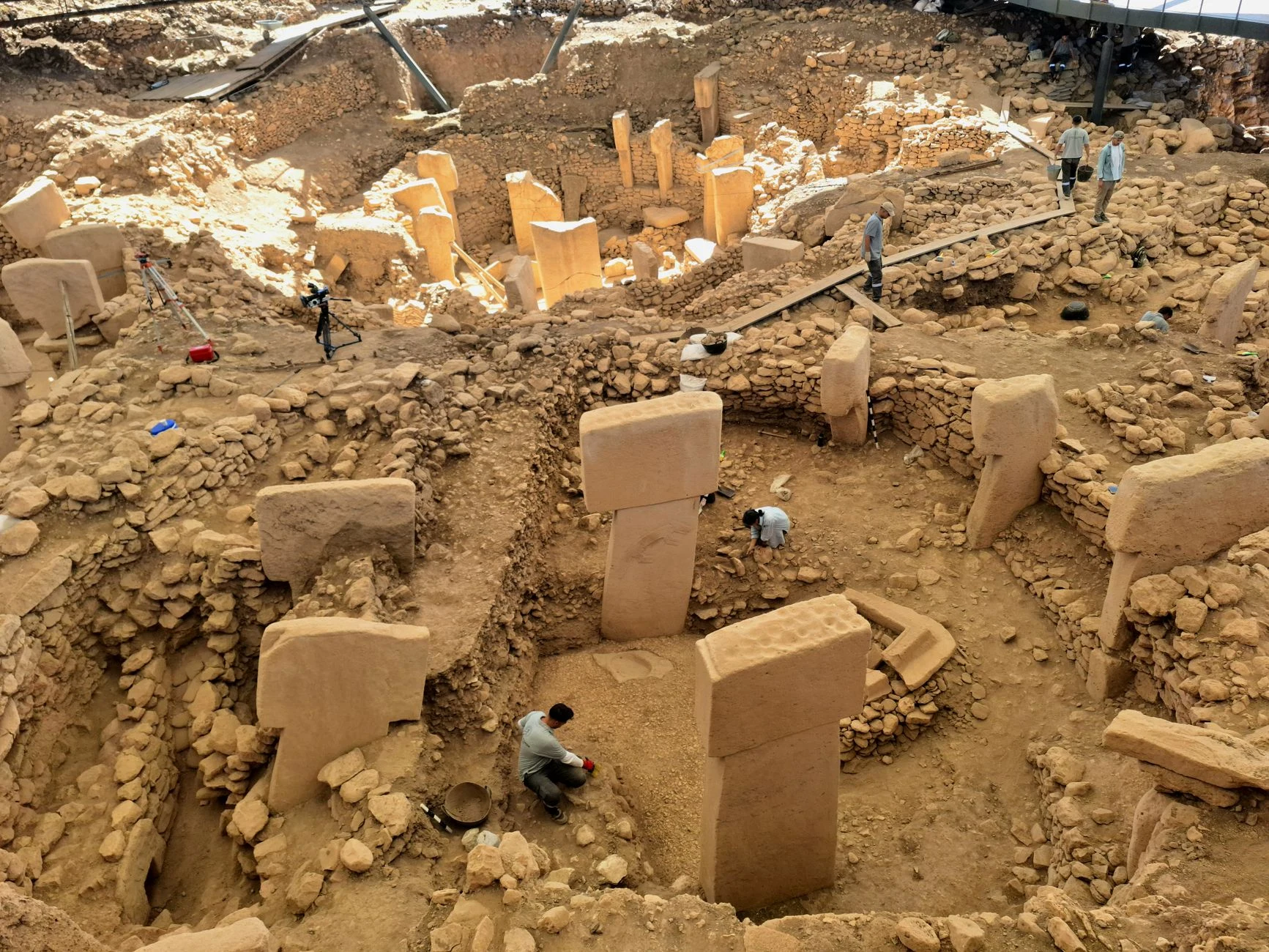 Visitor walkway beside the protected excavated structures at Göbekli Tepe.