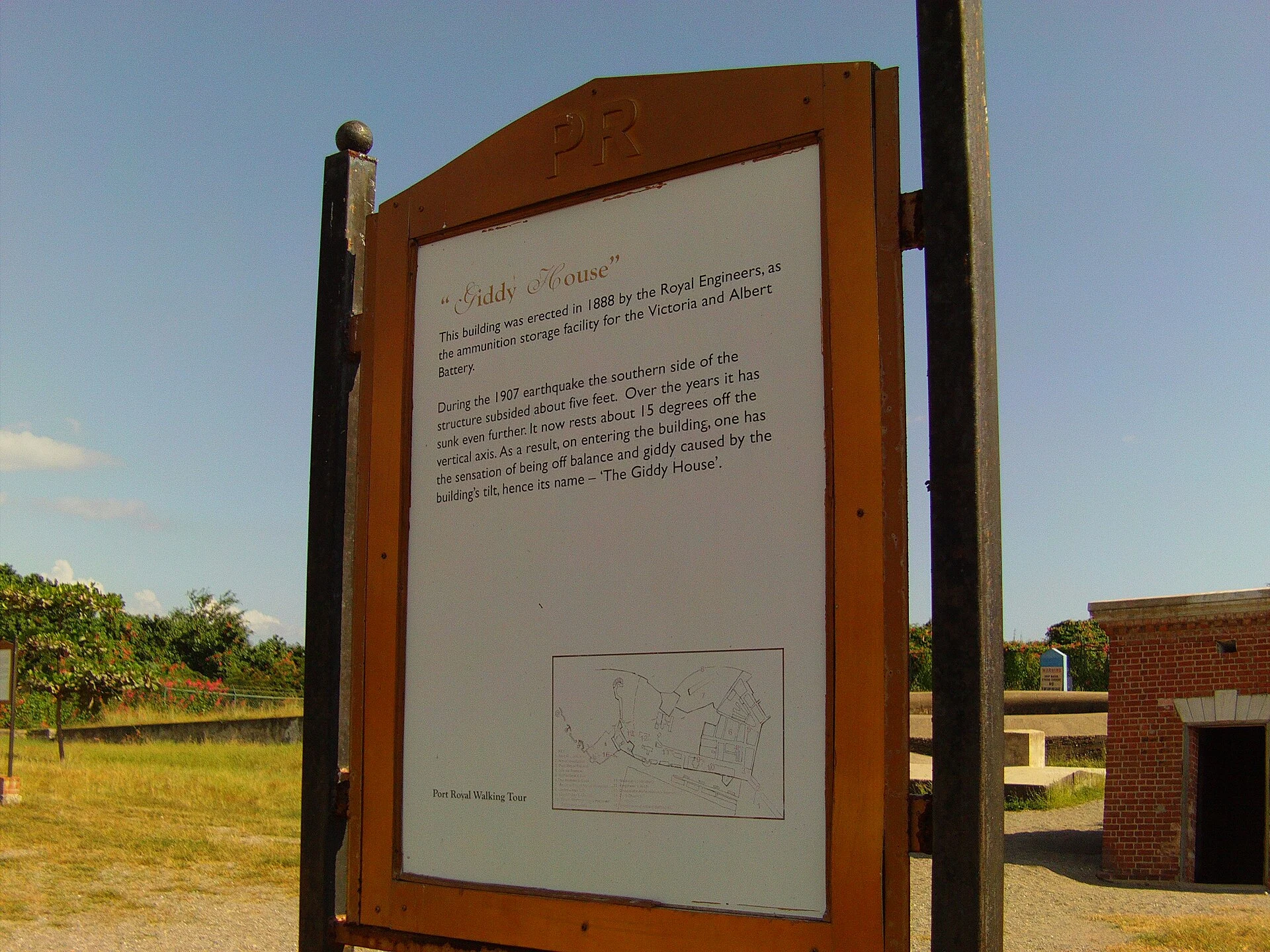 Giddy House